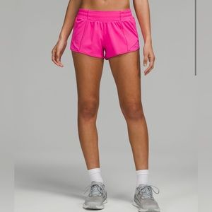 Lululemon Hotty Hot shorts in Sonic pink 2.5 inch